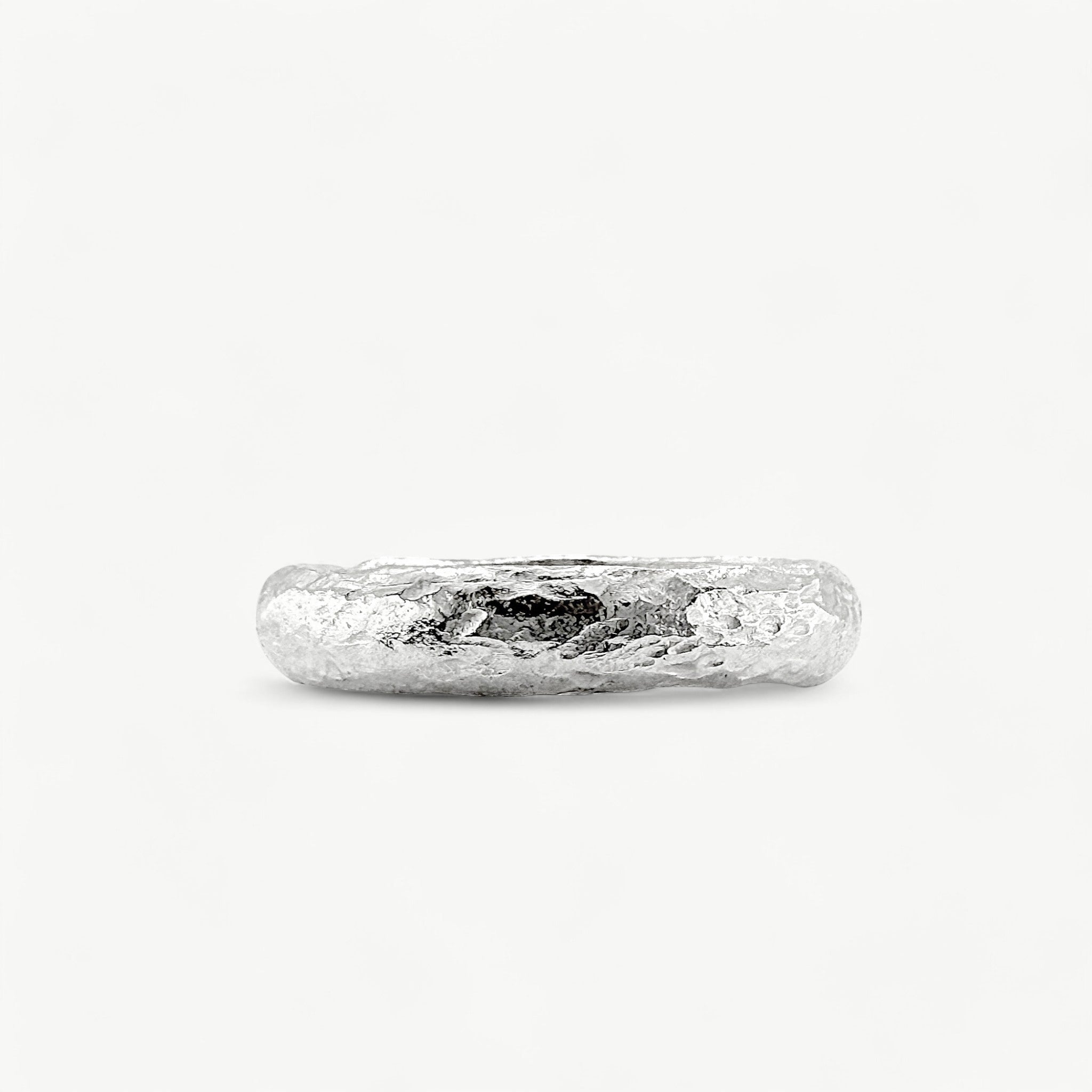 Silver D shaped textured rings - paul magen