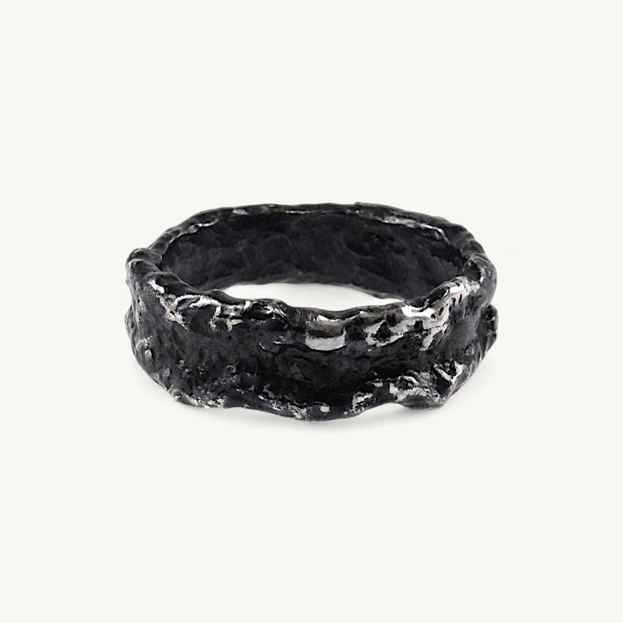 Oxidised Heavy Molten Ring