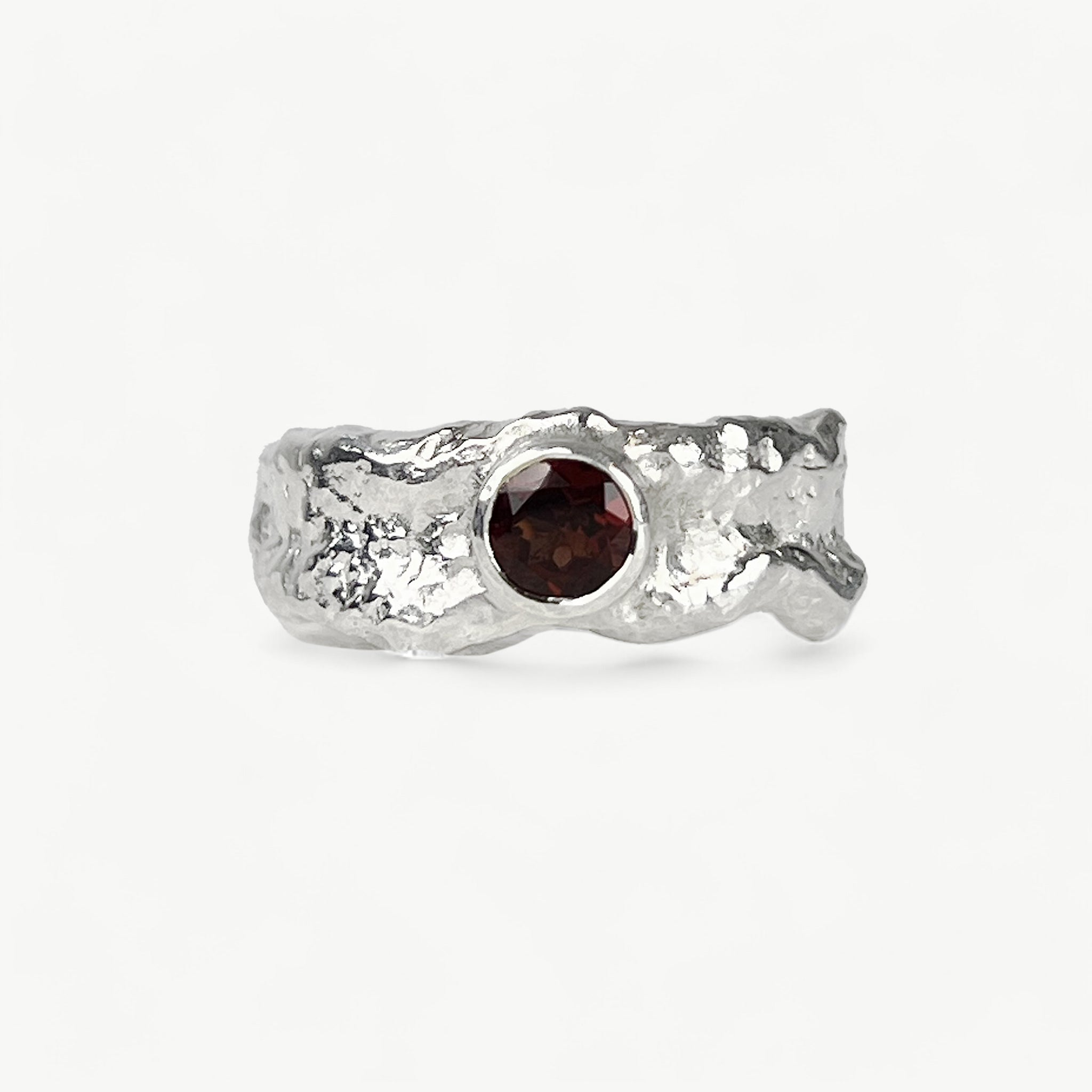 Molten Silver Ring Set With Garnet