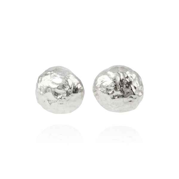 Handmade round stud earrings in silver. - paul magen