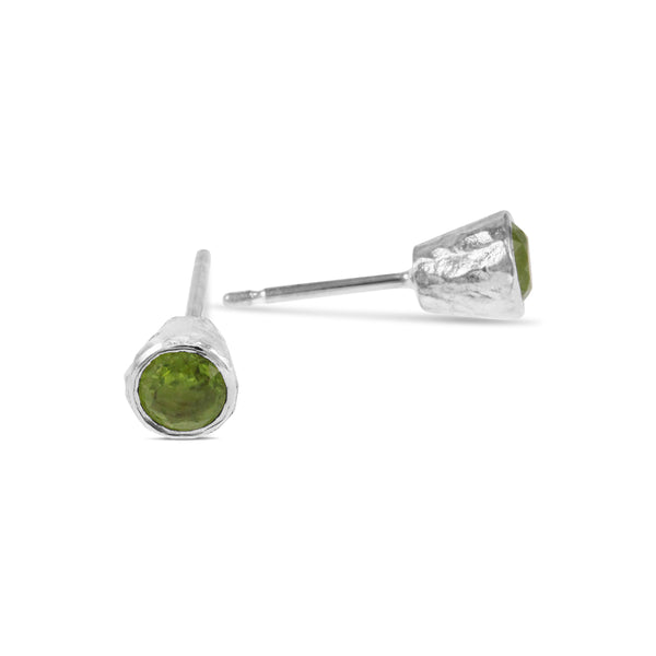 Contemporary earrings in silver set with a peridot gemstone - paul magen